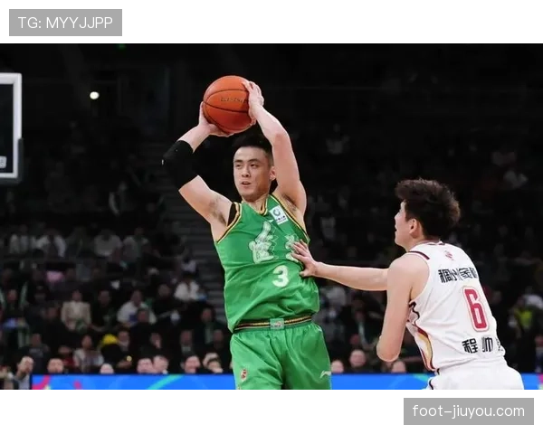 特纳利用挡拆创造内线机会显著提升防守效率